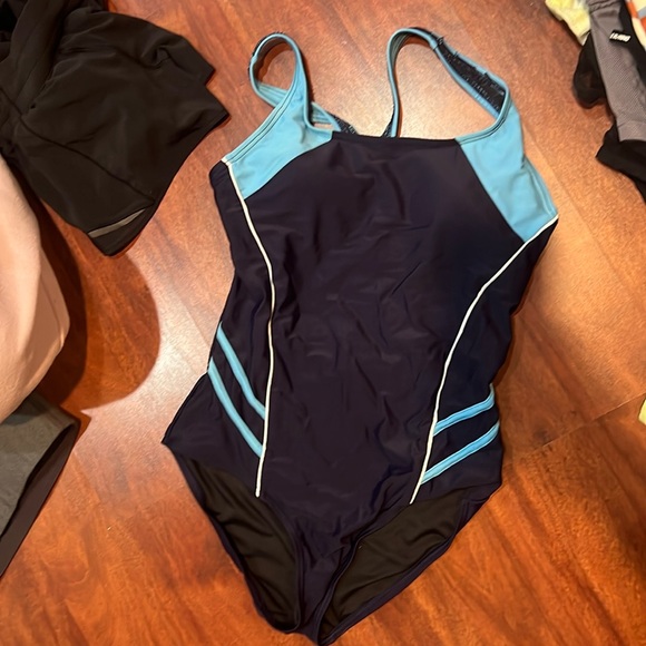 Amazon Other - amazon size small Women's One Piece padded Swimsuit